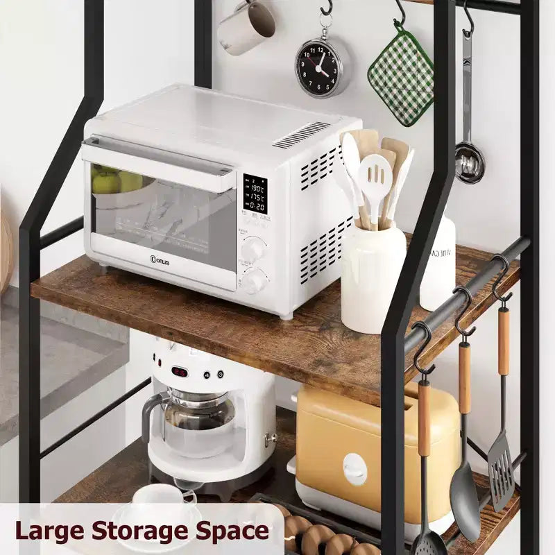 Estante industrial para panaderos de 5 niveles con 2 cestas de rejilla grandes y 8 ganchos - Soporte para microondas de cocina y estantes de almacenamiento para barra de café
