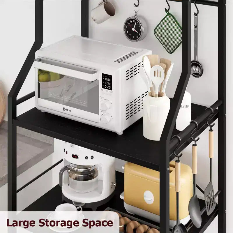 Estante industrial para panaderos de 5 niveles con 2 cestas de rejilla grandes y 8 ganchos - Soporte para microondas de cocina y estantes de almacenamiento para barra de café