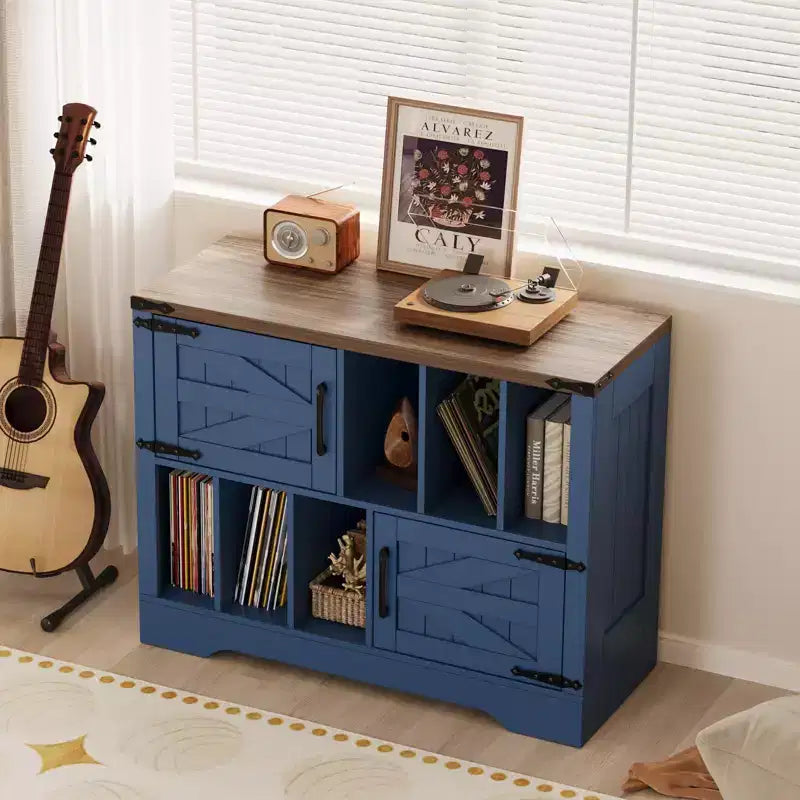 Mueble grande de vinilos de 39 pulgadas, tocadiscos de madera estilo rústico con gabinete de almacenamiento y 2 puertas de granero para sala de estar o dormitorio, blanco