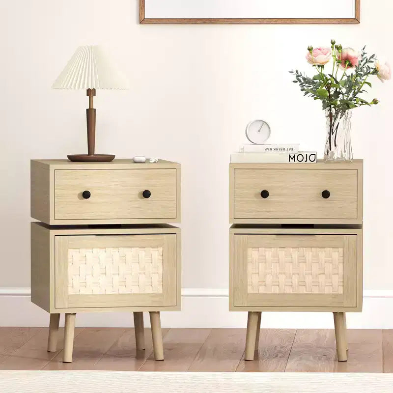 Mesa auxiliar moderna giratoria 360° con puerta abatible tejida, madera de roble