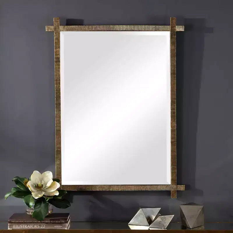 Espejo de pared rústico con marco dorado acanalado, 30"x39.75", bordes biselados — Cuélgalo en horizontal o vertical